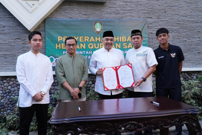Tim U-16 Indonesia Shalat Idul Adha dan Sumbang Hewan Kurban di Solo