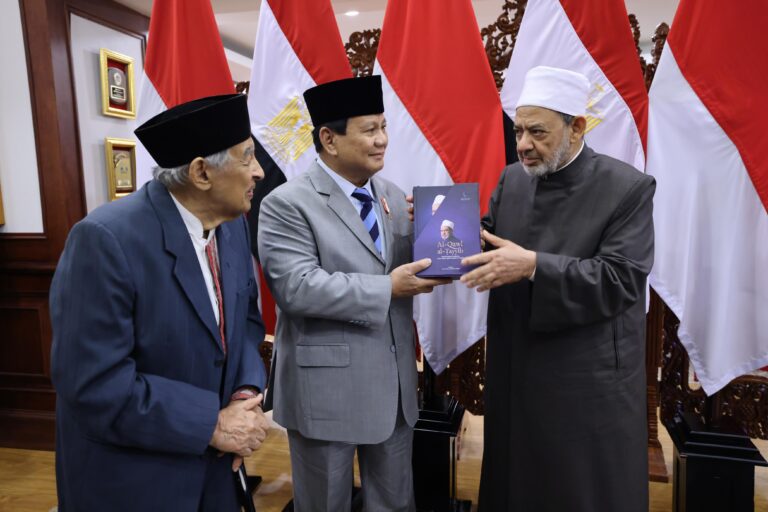 Menhan Prabowo Sambut Grand Syekh Al Azhar Prof. Ahmed di Kemhan