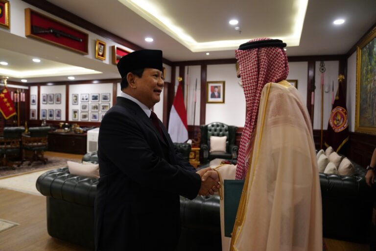 Prabowo Menerima Kunjungan Dubes Arab Saudi, Bahas Penguatan Kolaborasi Pertahanan