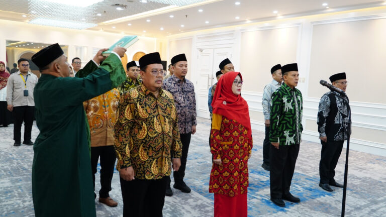 Lantik Pejabat Eselon III dan IV, Sekjen Kemenag: Amanah dan Profesional
