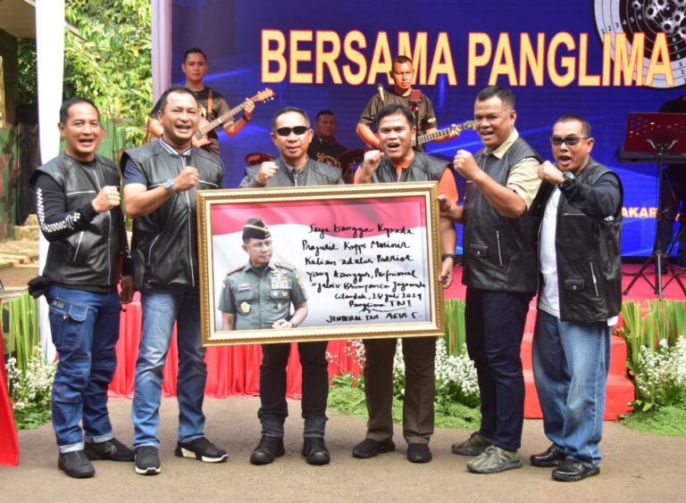 Panglima TNI Gelar Bhakti Sosial di Sarang Prajurit Petarung Marinir Cilandak