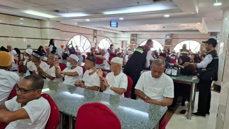 Klinik Kesehatan Madinah Gelar Ngobras Gerakan Jantung Sehat Jemaah Haji