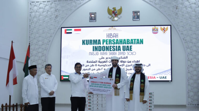 UIN Ar-Raniry Terima Bantuan Lima Ton Kurma dari Pemerintah UEA