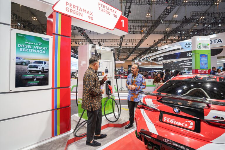 GIIAS 2024 Pertamina Patra Niaga Sambut Era Energi Bersih