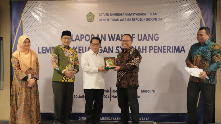 Kemenag Tetapkan Dua Bank Syariah Penerima Wakaf Uang
