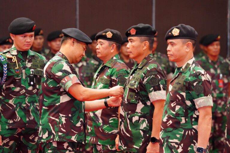 Kasum TNI Pimpin Sertijab Kapuspen, Kapusjarah, Kapusinfolahta dan Kapus RB TNI