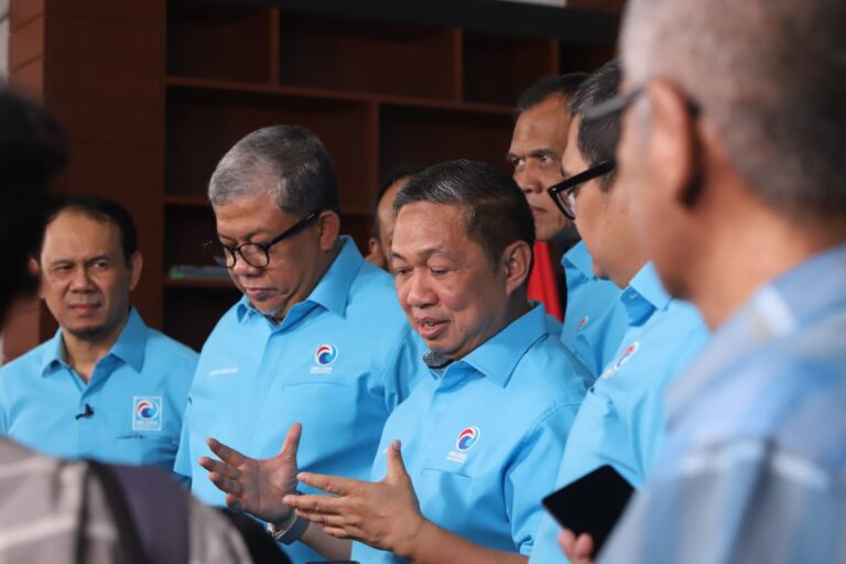 Serahkan Rekomendasi 14 SK Pilkada 2024, Anis Matta Harap Kolaborasi Ini Jadi Berkah Bagi Bangsa