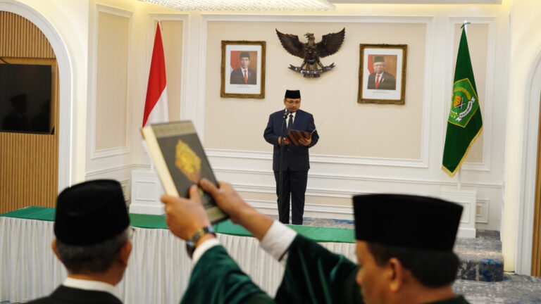 Menteri Agama Lantik Direktur Bina KUA, Keluarga Sakinah dan Kepala Biro UIN