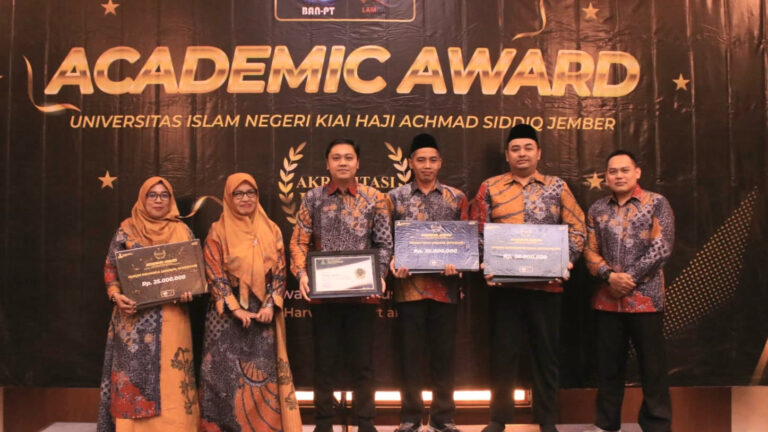 Fakultas Syariah UIN KHAS Jember Raih Academic Award 2024