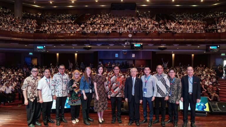 Sambut Lima Ribu Lebih Mahasiswa Baru, UPH Dorong Mahasiswa Bijak Manfaatkan Teknologi AI
