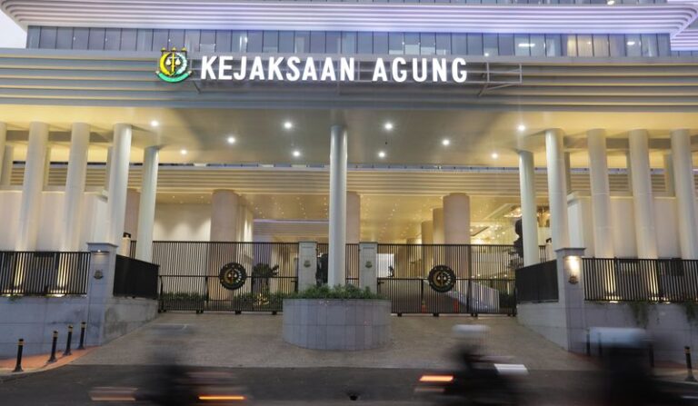 Dugaan Gratifikasi Elit Pejabat Kejagung Harus Diusut Tuntas!