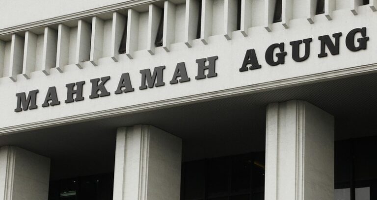Putusan MA terkait Batas Usia Calon Kepala Daerah Non Eksekutabel