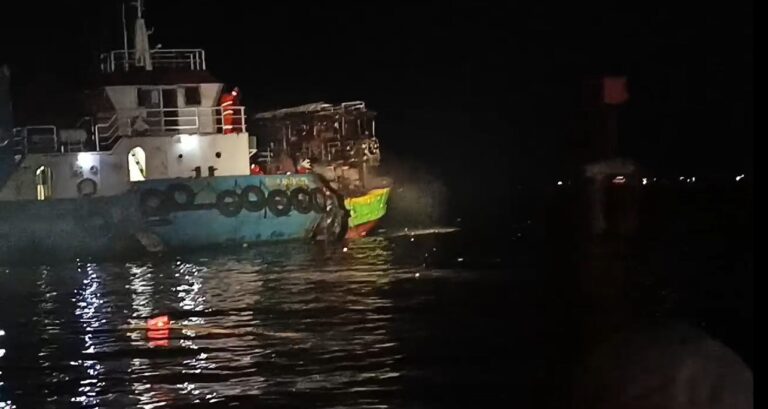 Bakamla RI Amankan Kebakaran Kapal Nelayan di Dermaga Muara Baru