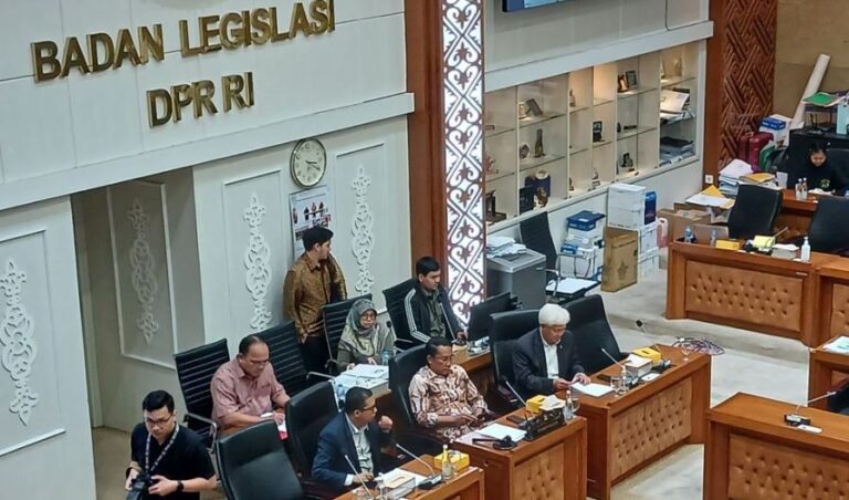 Baleg DPR Setujui Sembilan Perubahan Penting dalam Regulasi Imigrasi Indonesia