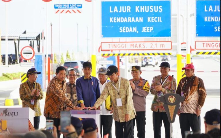 Jokowi Resmikan Jalan Tol Kartasura-Klaten