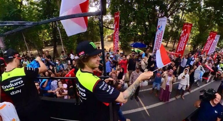 Pecah! Luar Biasa Antusiasme Masyarakat di Pertamina Grand Prix of Indonesia Riders Parade