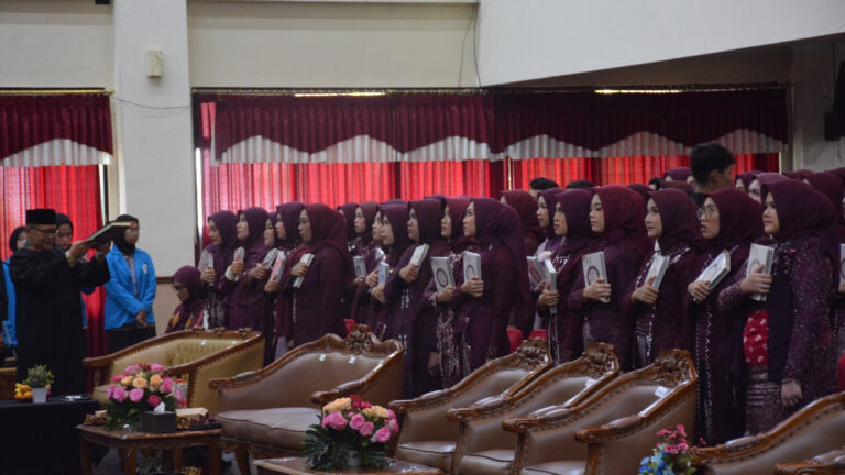Fikes UIN Jakarta Kembali Cetak 83 Ners Baru