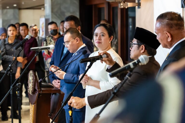 Momen Puan Maharani Teteskan Air Mata di Rapat Terakhir DPR 2019-2024