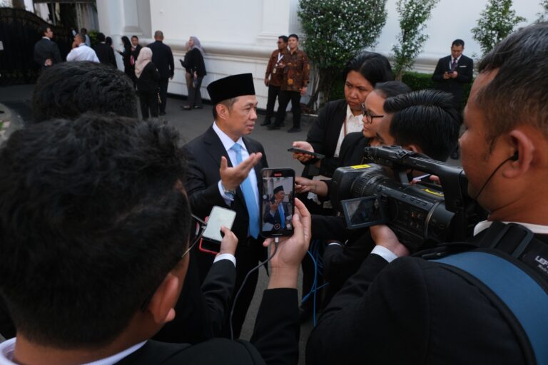 Kemenlu Kutuk Keras Aksi Militer Israel Bakar Rumah Sakit Indonesia di Gaza
