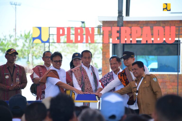 Jokowi Resmikan Tujuh Pos Lintas Batas Negara Terpadu Secara Serentak