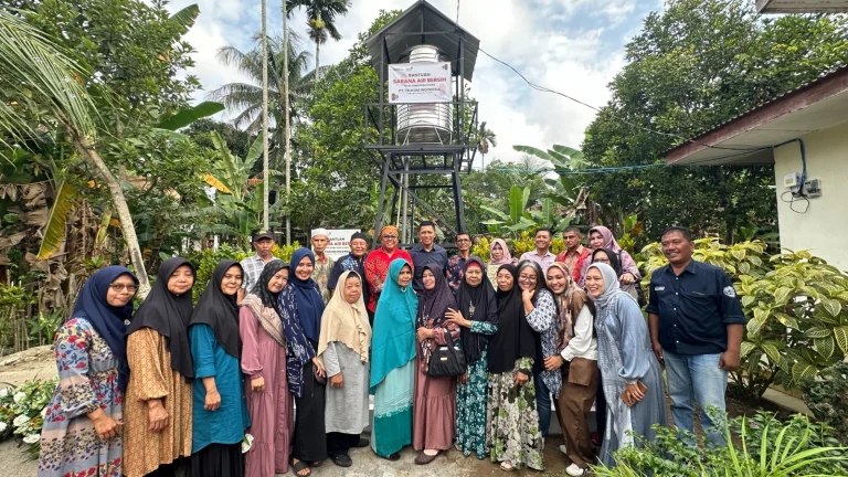 Telkom Salurkan Bantuan Sanitasi Air Bersih ke 17 Provinsi di Indonesia