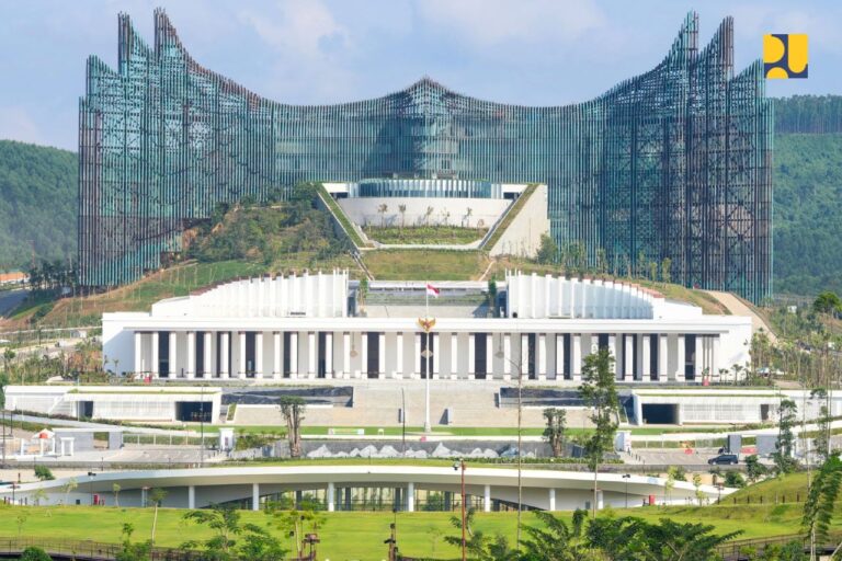 Jokowi Resmikan Istana Negara Karya Anak Bangsa di IKN