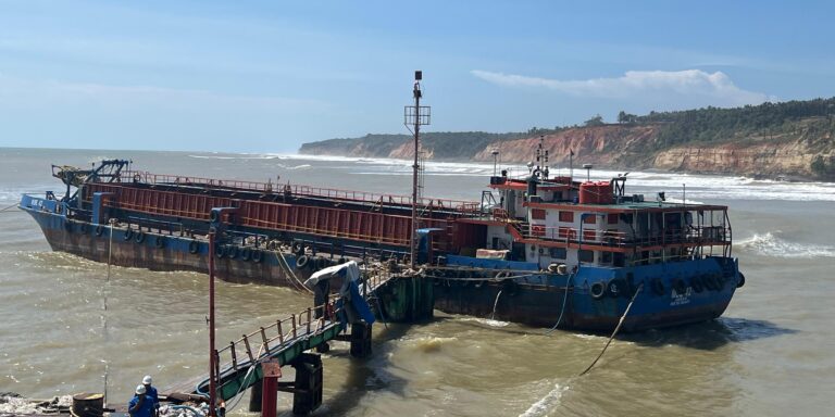 KKP Hentikan Sementara Operasional Kapal Pasir Laut