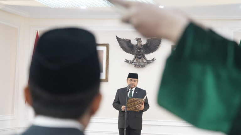 Menag Yaqut Lantik Pejabat Eselon II dan Kakanwil Riau