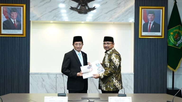 Gus Yaqut dan Prof. Nasaruddin Umar Saling Apresiasi di Sertijab Menag