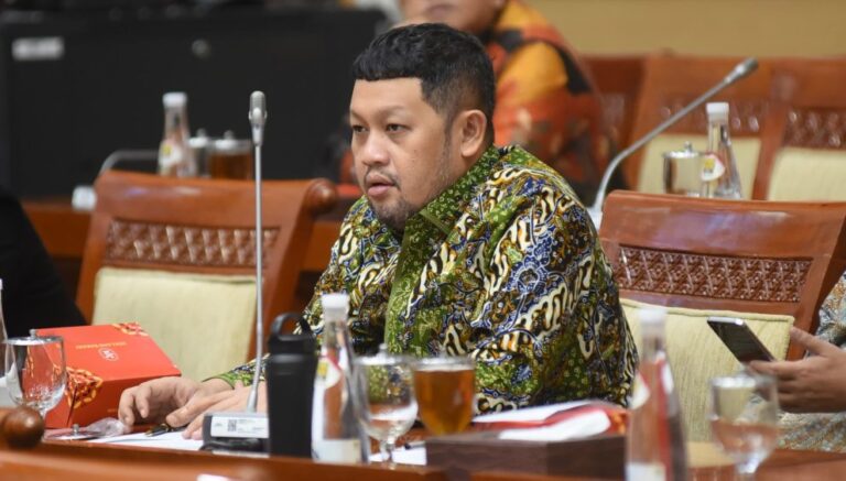 DPR Soroti TNI Diduga Intimidasi Acara Mahasiswa, Hormati Kebebasan Akademik dan Supremasi Sipil