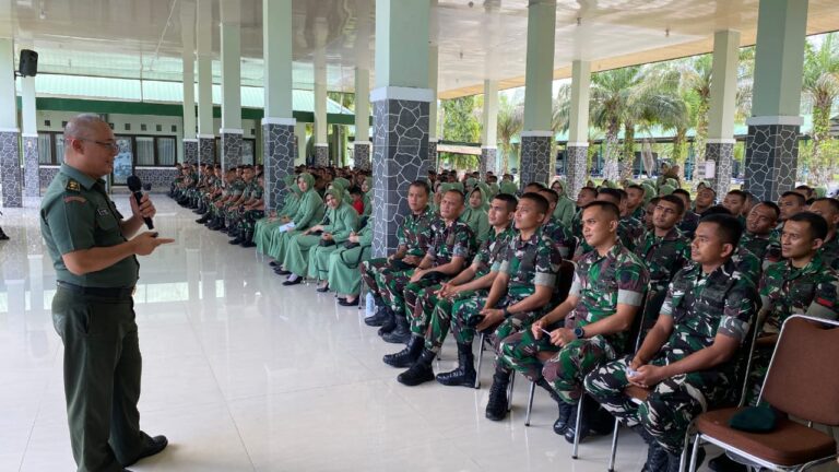 Korem 012/TU Beri Penyuluhan Hukum Pada Prajurit dan Persit Yonif 115/ML