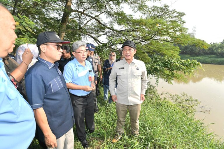 Menteri Kabinet Merah Putih Monitoring Pencemaran Sungai Ciujung Banten