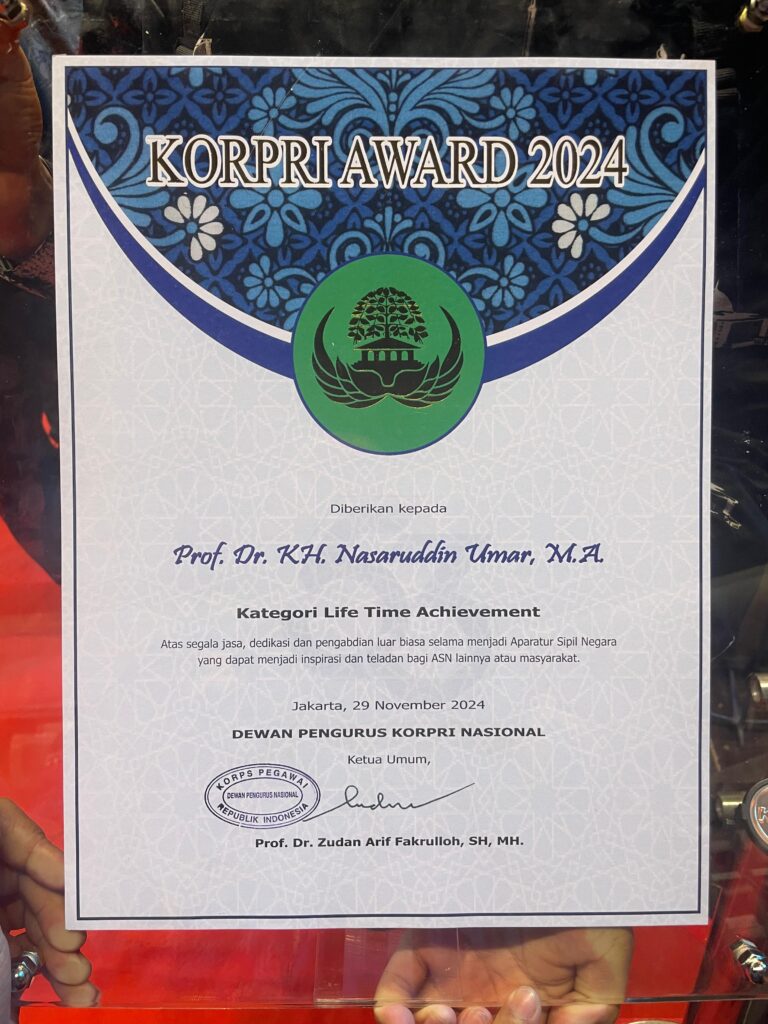 Menag Nasaruddin Umar Terima Korpri Award 2024