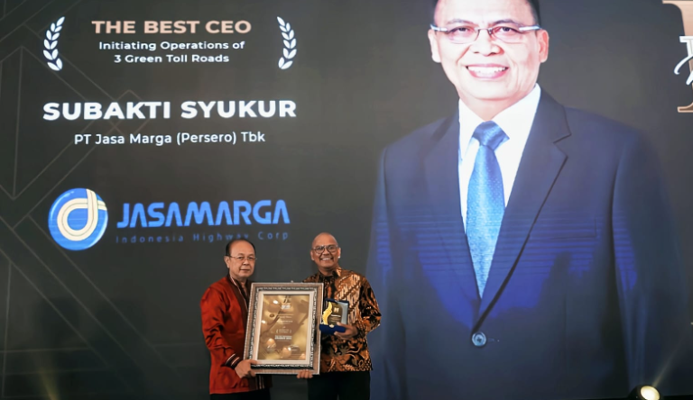Pertahankan Eksistensi Jalan Tol Ramah Lingkungan, Direktur Utama Jasa Marga Raih Penghargaan dalam Acara TOP CEO Indonesia Award 2024