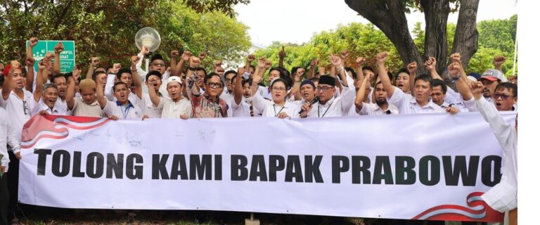 Tidak Ingin Ada PHK di Indofarma, Wamen Noel: Saya Bukan Malaikat, Ayo Kita Berjuang