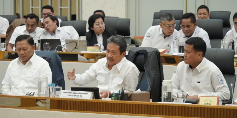 Menteri Trenggono Paparkan Program Prioritas KKP ke DPR