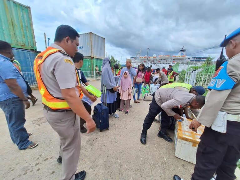 Karantina Papua Selatan Amankan Kucing dan Burung Nuri di Pelabuhan Laut Merauke
