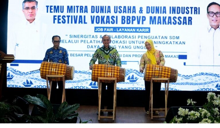 Ribuan Pencari Kerja Antusias Padati Naker Expo 2024 di Makassar