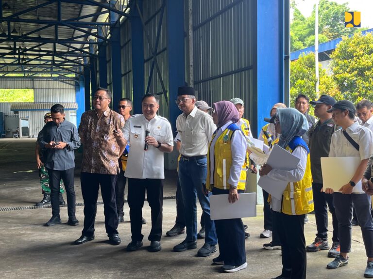Tinjau TPA Supit Urang, Menteri Dody Apresiasi Pengelolaan Sampah di Kota Malang