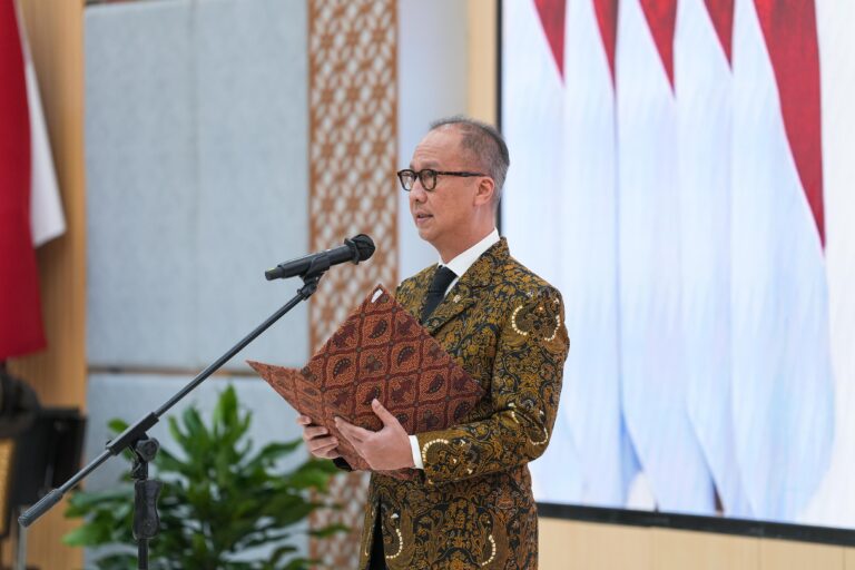Lantik 13 Pejabat Eselon I dan 5 Staf Khusus, Ini Pesan Menperin