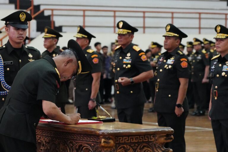 97 Perwira Tinggi TNI Naik Pangkat, Kasum TNI Pimpin Sertijab Jajaran Balakpus Mabes TNI