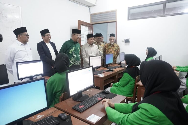 Ujian Akhir Nasional PDF 2025 Gunakan Aksara Pegon