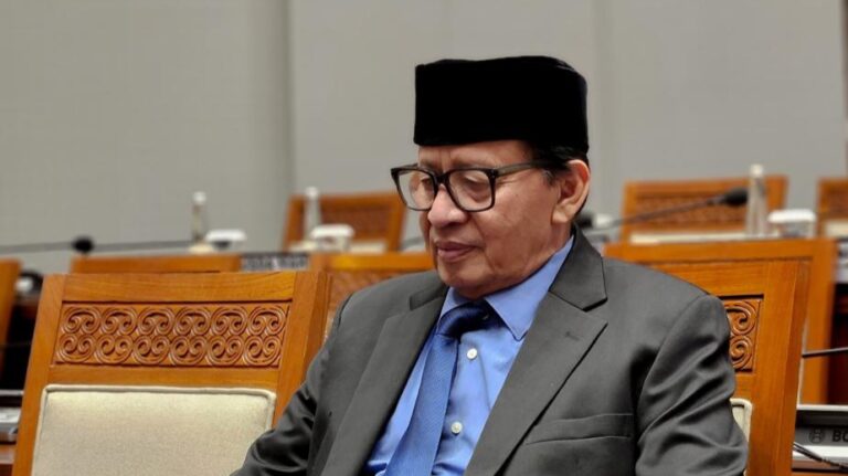 Masyarakat Keluhkan Kenaikan Biaya Haji 2025, DPR Minta Pemerintah Pertimbangkan