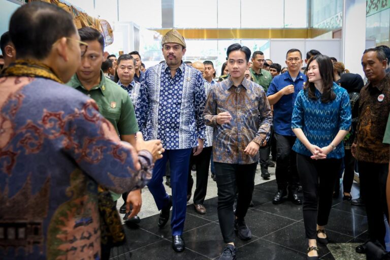 Menteri UMKM Apresiasi Pengusaha UMKM Kerajinan yang Inovatif