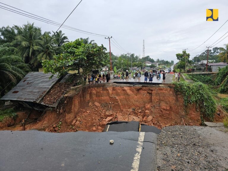 Kementerian PU Gerak Cepat Tangani Jalan Amblas di Lintas Jambi-Sumbar