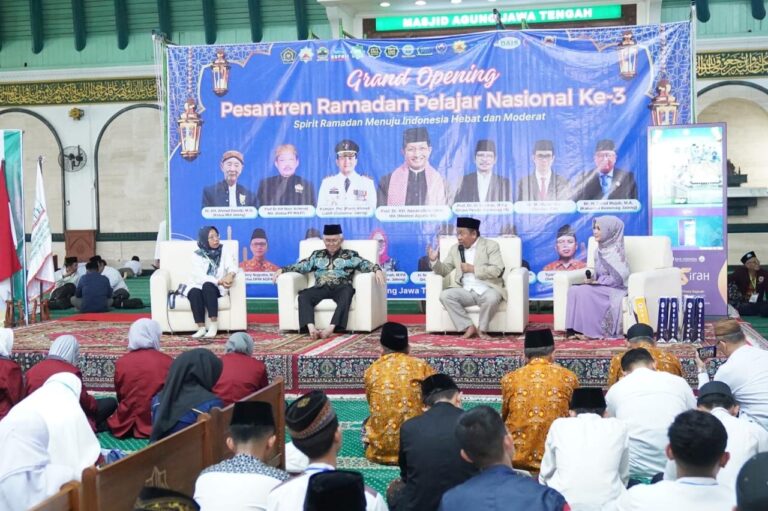 Keren! 10 Ribu Siswa Ikuti Pesantren Ramadan 2025