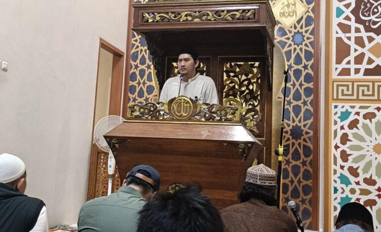 Kultum Tarawih ‘Keutamaan Doa Rahasia’ di Masjid Puri Bali Sawangan Depok
