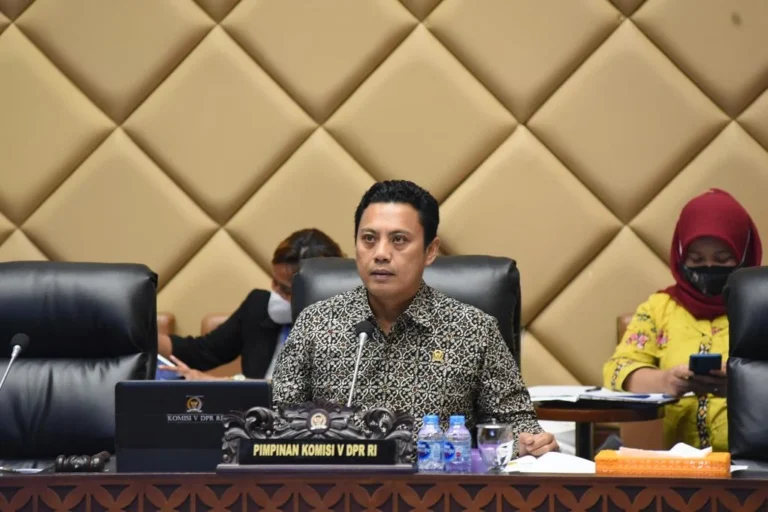 DPR Dorong Fasum Terdampak Bencana Cepat Diperbaiki, Sistem Peringatan Dini Diefektifkan