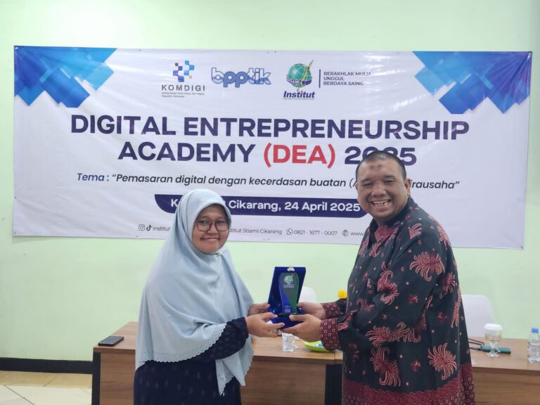 50 Peserta Antusias Ikuti Pelatihan Digital Entrepreneur Academy di Institut STIAMI Cikarang
