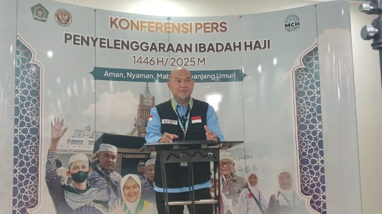 Kasus ISPA Naik, Kemenkes Imbau Jemaah Haji Gunakan Masker di Luar Ruangan